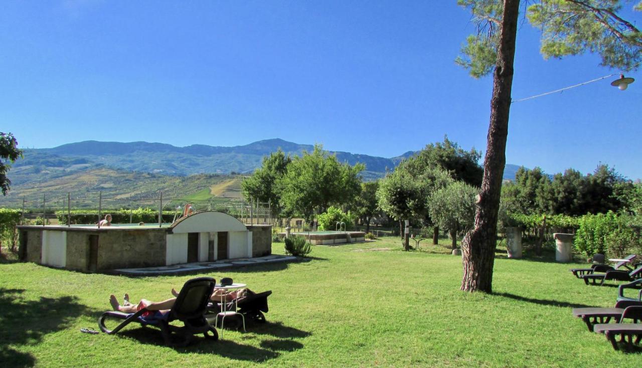 Agriturismo "Borgo Madonna Degli Angeli" - Charming Cottages In The Gardens ! Tocco da Casauria المظهر الخارجي الصورة